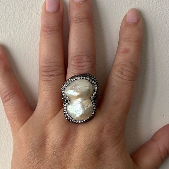 Vintage Statement Pearl Baroque Cocktail ring. - Picture 1 of 9